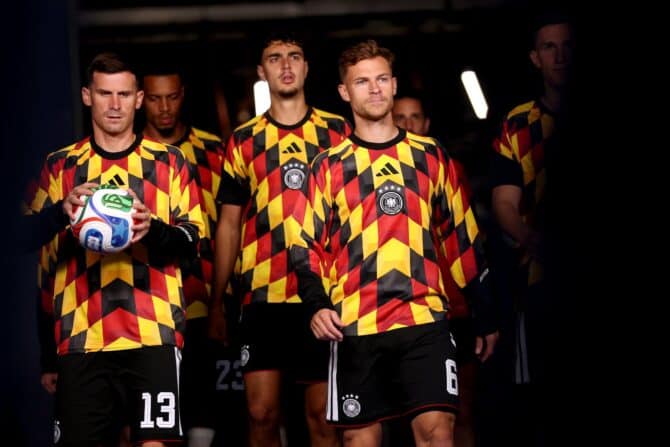 Pascal Groß, Aleksandar Pavlovic und Joshua Kimmich kommen vor dem WM-2026-Gruppenspiel der Gruppe E zwischen Deutschland und Curaçao zum Aufwärmen aus dem Spielertunnel des Houston Stadium in Houston, Texas, am 14. Juni 2026. Molly Darlington / Getty Images