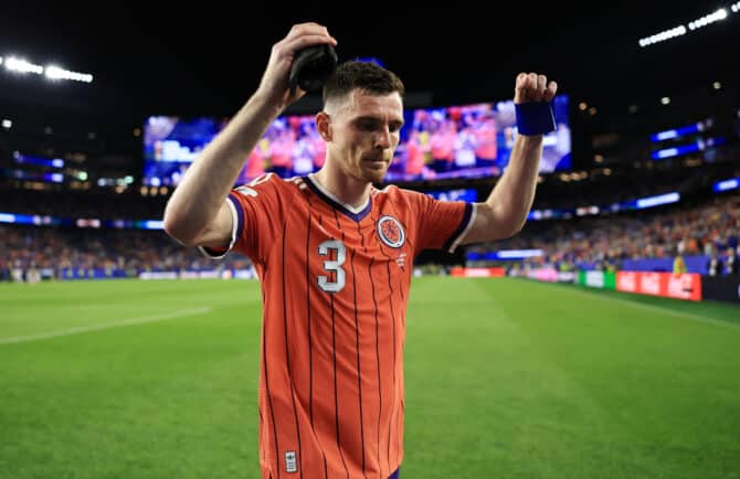 FOXBOROUGH, MASSACHUSETTS – 13. JUNI: Andy Robertson (#3) aus Schottland applaudiert den Fans nach dem 1:0-Sieg seiner Mannschaft im Spiel der Gruppe C der FIFA-Weltmeisterschaft 2026 zwischen Haiti und Schottland im Boston Stadium am 13. Juni 2026 in Foxborough, Massachusetts. (Foto: Buda Mendes/Getty Images)