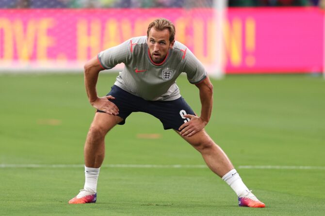 Englands Kapitän Harry Kane wärmt sich vor dem Gruppenspiel der Gruppe L bei der Fußball-Weltmeisterschaft 2026 gegen Panama auf. Die Aufnahme entstand am 27. Juni 2026 im New York New Jersey Stadium in East Rutherford, New Jersey. Mattia Ozbot / Getty Images