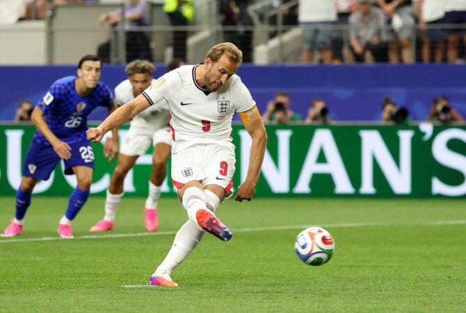 Englands Kapitän Harry Kane verwandelt sicher den Elfmeter zum 1:0 im Gruppenspiel L der FIFA Weltmeisterschaft 2026 gegen Kroatien am 17. Juni 2026 im Dallas Stadium in Arlington, Texas. Richard Pelham / Getty Images
