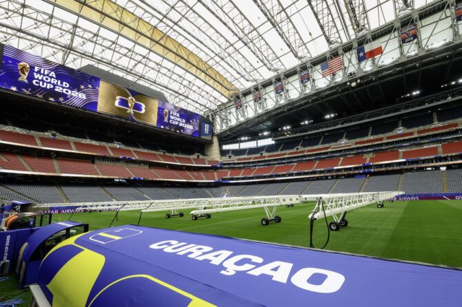 Die mit dem Schriftzug Curaçao versehene Ersatzbank im Houston Stadium, das sich auf die WM 2026 vorbereitet, aufgenommen am 10. Juni 2026 in Houston, Texas. Jack Gorman / Getty Images