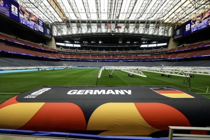 Die mit dem Schriftzug Germany versehene Ersatzbank im Houston Stadium, das sich auf die WM 2026 vorbereitet, aufgenommen am 10. Juni 2026 in Houston, Texas. Jack Gorman / Getty Images