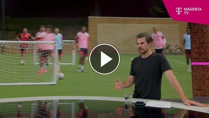 MagentaTV-Experte Jonas Hofmann analysiert im Studio das Sechzehntelfinale Deutschland gegen Paraguay.