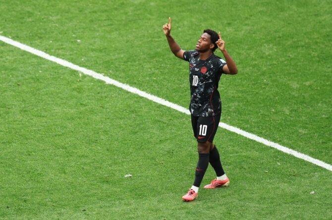 Jonathan David bejubelt seinen Treffer zum 3:0 für Kanada beim WM-2026-Gruppenspiel gegen Katar am 18. Juni 2026 im BC Place in Vancouver. (Emilee Chinn / Getty Images)