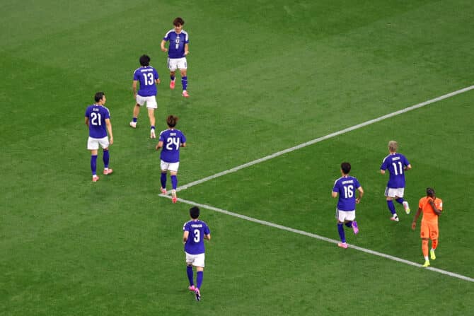 Arlington, Texas, USA, 14. Juni 2026: Keito Nakamura (Nr. 13) aus Japan jubelt mit seinen Teamkollegen nach dem ersten Treffer seiner Mannschaft im WM-Spiel der Gruppe F gegen die Niederlande im Dallas Stadium. (Foto: Stacy Revere/Getty Images)