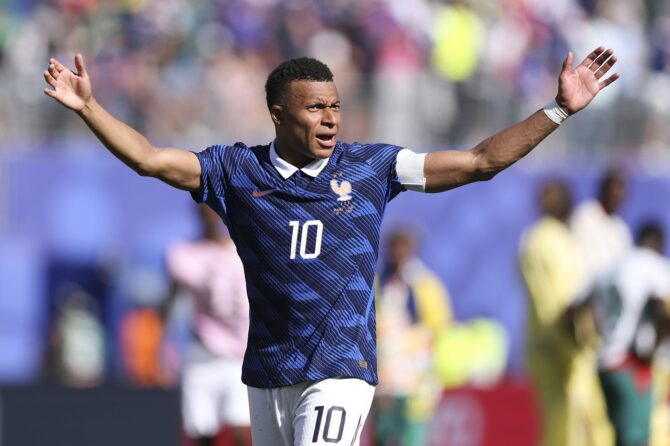 Frankreichs Kapitän Kylian Mbappé jubelt nach dem 3:1-Sieg im WM-Gruppenspiel der Gruppe I gegen Senegal. Die Partie fand am 16. Juni 2026 im New York New Jersey Stadium in East Rutherford statt. Kevin C. Cox / Getty Images