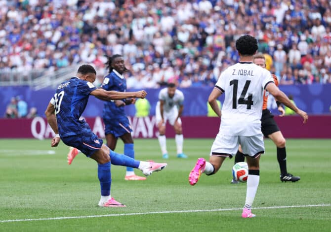 PHILADELPHIA, PENNSYLVANIA - 22. Juni: Kylian Mbappé (#10) aus Frankreich erzielt den ersten Treffer seiner Mannschaft während des FIFA-Weltmeisterschafts-Gruppenspiels der Gruppe I zwischen Frankreich und dem Irak im Philadelphia Stadium am 22. Juni 2026 in Philadelphia, Pennsylvania. (Foto: Kevin C. Cox/Getty Images)