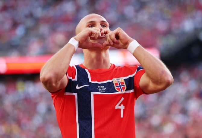 Foxborough, Massachusetts, USA, 16. Juni 2026: Norwegens Leo Østigård jubelt über seinen Treffer zum dritten Tor seiner Mannschaft im WM-Spiel der Gruppe I gegen den Irak im Boston Stadium. (Foto: Mattia Ozbot/Getty Images)