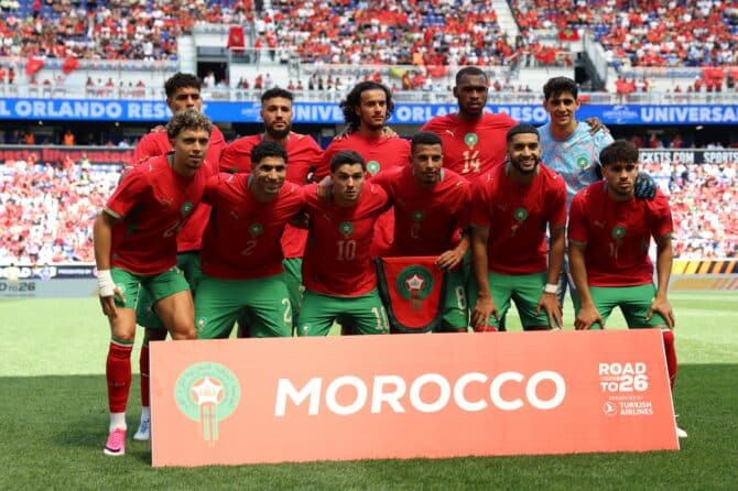 Die Startelf Marokkos stellt sich vor dem Testspiel gegen Norwegen zum Mannschaftsfoto auf. Die Partie wurde am 7. Juni 2026 im Sports Illustrated Stadium in Harrison, New Jersey ausgetragen. (Vincent Carchietta / Getty Images North America via Getty Images)