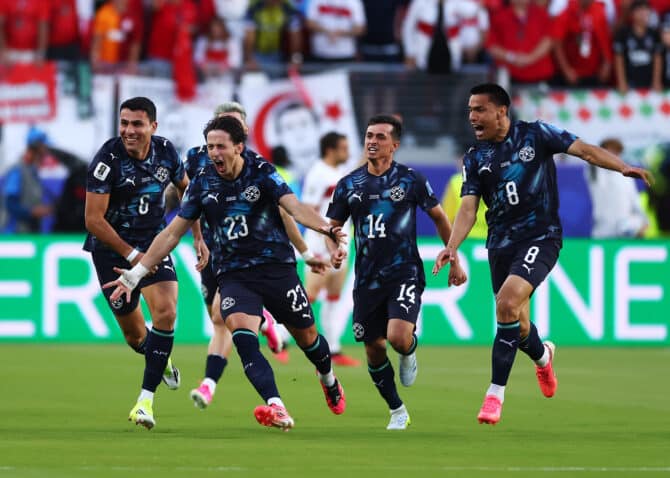 Santa Clara, Kalifornien, USA, 19. Juni 2026: Matías Galarza (23) aus Paraguay jubelt mit seinen Teamkollegen über den ersten Treffer seiner Mannschaft im WM-Gruppenspiel der Gruppe D gegen die Türkei im San Francisco Bay Area Stadium. (Foto: Dean Mouhtaropoulos/Getty Images)