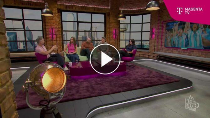 Die MagentaTV-Breakfast-Club-Runde mit Micky Beisenherz diskutiert über die GOAT-Debatte zwischen Lionel Messi und Cristiano Ronaldo.