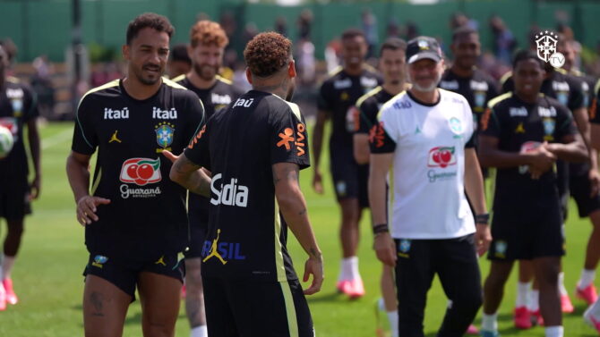 Neymar nimmt erstmals am Training der Selecao teil