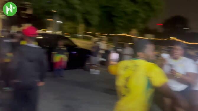 Ghanas Fans feiern das 0:0 gegen England bei der WM