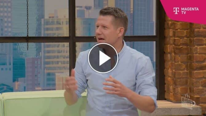 MagentaTV-Schiedsrichter-Experte Patrick Ittrich analysiert im Breakfast Club das Foul von Lionel Messi beim WM-2026-Spiel Argentinien gegen Algerien.