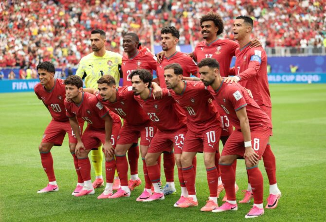 Die portugiesische Nationalmannschaft mit Cristiano Ronaldo posiert vor dem Gruppenspiel K der FIFA Weltmeisterschaft 2026 gegen die DR Kongo am 17. Juni 2026 im Houston Stadium in Houston, Texas, für das Mannschaftsfoto. Molly Darlington / Getty Images