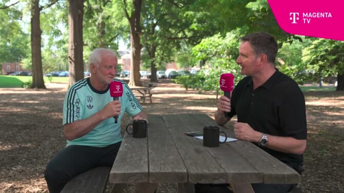 DFB-Sportdirektor Rudi Völler im MagentaTV-Interview mit Moderator Thomas Wagner an der Wake Forest University während der WM 2026.