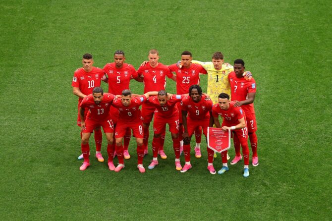 Die Mannschaft der Schweiz stellt sich vor dem WM-2026-Gruppenspiel der Gruppe B gegen Kanada zum Teamfoto auf. Die Partie fand am 24. Juni 2026 im BC Place in Vancouver statt. Fran Santiago / Getty Images