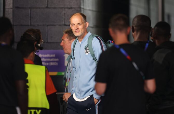 Thomas Tuchel, Trainer der englischen Nationalmannschaft, vor dem WM-2026-Gruppenspiel zwischen England und Ghana im Boston Stadium. Der deutsche Coach beobachtete die Partie der Gruppe L am 23. Juni 2026 in Foxborough, Massachusetts. (Richard Pelham / Getty Images)