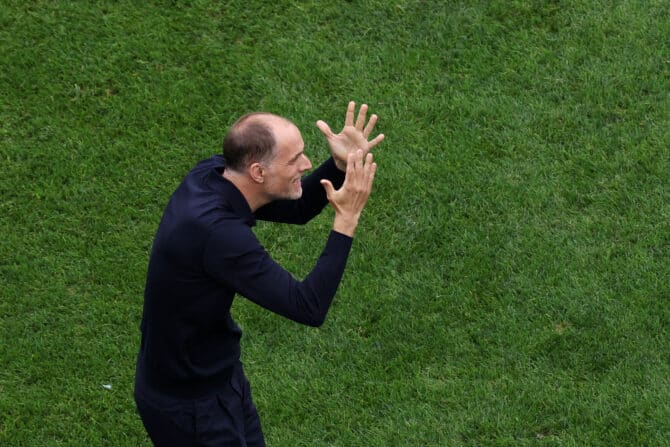 FOXBOROUGH, MASSACHUSETTS - 23. Juni: Thomas Tuchel, Trainer der englischen Nationalmannschaft, reagiert während des FIFA-Weltmeisterschafts-Gruppenspiels der Gruppe L zwischen England und Ghana im Boston Stadium am 23. Juni 2026 in Foxborough, Massachusetts. (Foto: Mattia Ozbot/Getty Images)