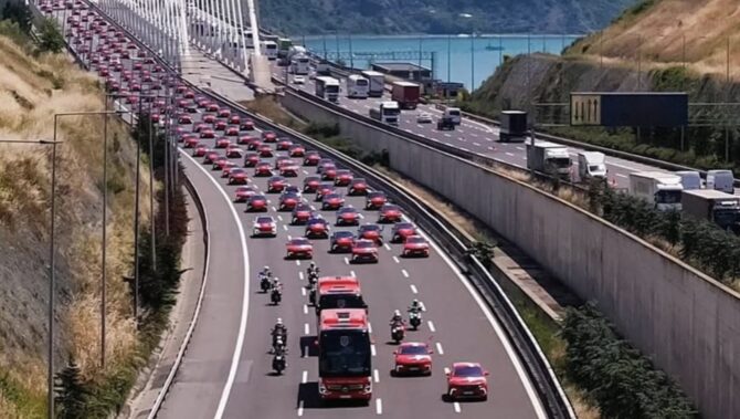 Türkei wird mit rotem WM-Korso verabschiedet! Hauptsponsor Togg zeigt rote Autos (Foto: millitakimlar/Instagram)