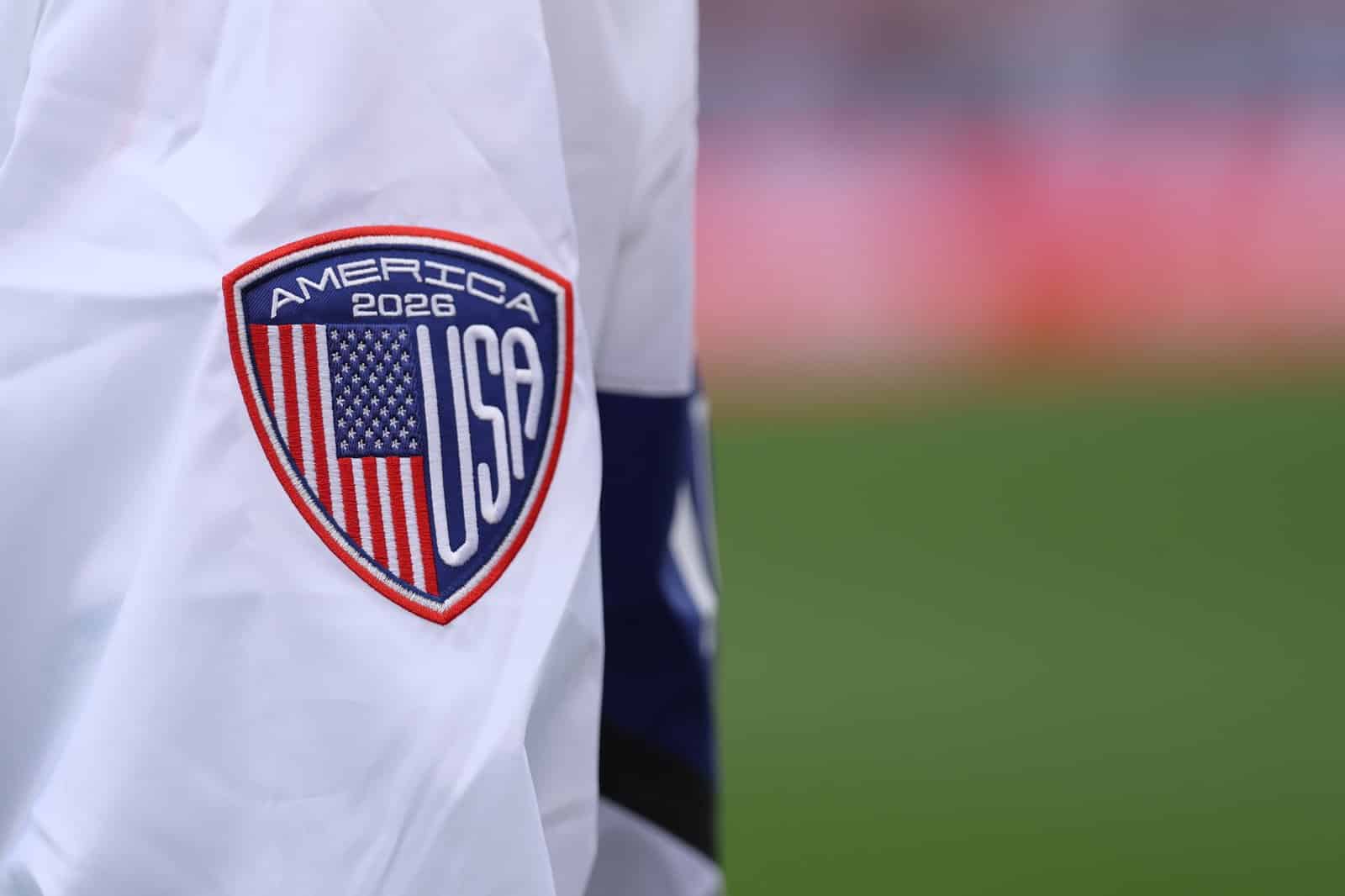 Detailaufnahme des USA-Emblems auf dem Trikotaermel vor dem Test-Laenderspiel zwischen den USA und Deutschland. Die Begegnung fand am 6. Juni 2026 im Soldier Field von Chicago statt. Jamie Squire / Getty Images