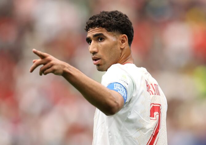 Marokkos Kapitän Achraf Hakimi gibt seinen Mitspielern im Achtelfinale der WM 2026 gegen Kanada Anweisungen. Die Partie fand am 4. Juli 2026 im Houston Stadium in Houston, Texas statt. Molly Darlington / Getty Images North America via Getty Images