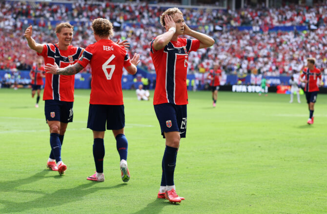MIAMI GARDENS, USA - 11. Juli 2026: Andreas Schjelderup jubelt über seinen Führungstreffer für die norwegische Nationalmannschaft im Viertelfinale der WM 2026 gegen England im Miami Stadium. (Foto: Justin Setterfield/Getty Images)