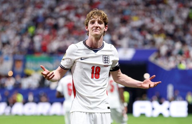 Anthony Gordon bejubelt seinen Treffer zum 1:0 für England im WM-2026-Halbfinale gegen Argentinien am 15. Juli 2026 im Atlanta Stadium. (Justin Setterfield / Getty Images)