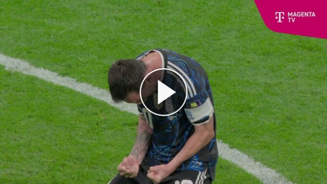Argentinien bejubelt den Finaleinzug bei der WM 2026, kurz darauf sorgt Jude Bellingham für einen Aufreger. (Screenshot: MagentaTV)
