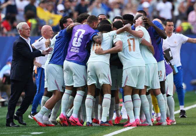 Frankreichs Spieler bejubeln das 2:0 durch Ousmane Dembélé im Viertelfinale der WM 2026 gegen Marokko am 9. Juli 2026 im Boston Stadium in Foxborough. (Shaun Botterill / Getty Images North America via Getty Images)