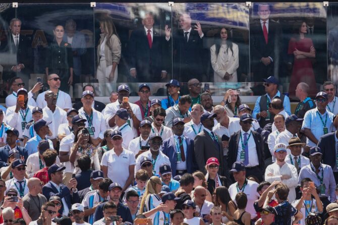 Die Ehrentribüne beim WM-Finale 2026 am 19. Juli 2026 im MetLife Stadium mit Kanadas Premierminister Mark Carney, Mexikos Präsidentin Claudia Sheinbaum, First Lady Melania Trump, US-Präsident Donald Trump, FIFA-Präsident Gianni Infantino sowie Spaniens König Felipe VI. und Königin Letizia. (Haiyun Jiang, Pool / Getty Images North America via Getty Images)