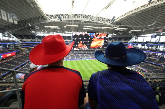 Fans vor dem WM-Halbfinale zwischen Frankreich und Spanien im Dallas Stadium in Arlington, Texas, am 14. Juli 2026. (Kevin C. Cox / Getty Images)