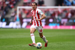 Jakub Kaminski vom 1. FC Köln am Ball im Bundesliga-Spiel gegen Werder Bremen. Aufgenommen am 12. April 2026 im RheinEnergieStadion in Köln. (Dean Mouhtaropoulos / Getty Images Europe via Getty Images)