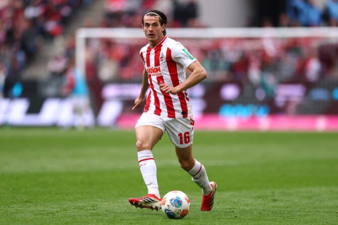 Jakub Kaminski vom 1. FC Köln am Ball im Bundesliga-Spiel gegen Werder Bremen. Aufgenommen am 12. April 2026 im RheinEnergieStadion in Köln. (Dean Mouhtaropoulos / Getty Images Europe via Getty Images)