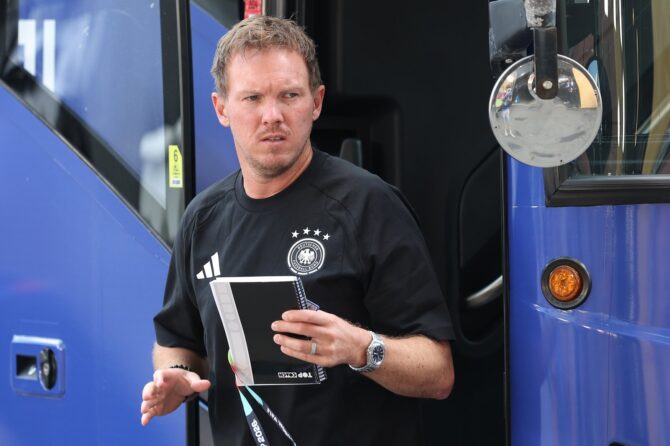 Bundestrainer Julian Nagelsmann trifft vor dem Sechzehntelfinale der WM 2026 gegen Paraguay am Stadion ein. Aufgenommen im Boston Stadium am 29. Juni 2026 in Foxborough, Massachusetts. (Alexander Hassenstein / Getty Images)
