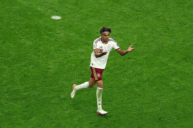 Lamine Yamal reagiert nach einem aberkannten Tor im WM-Halbfinale