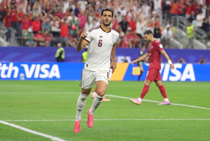 Mikel Merino jubelt über seinen Führungstreffer für Spanien im WM-2026-Achtelfinale gegen Portugal am 6. Juli 2026 im Dallas Stadium in Arlington, Texas. (Foto: Alex Slitz/Getty Images)