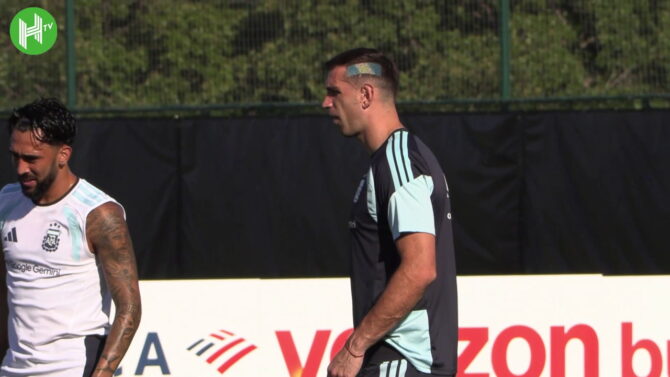 Emi Martinez mit neuem Haarschnitt im Argentinien-Training