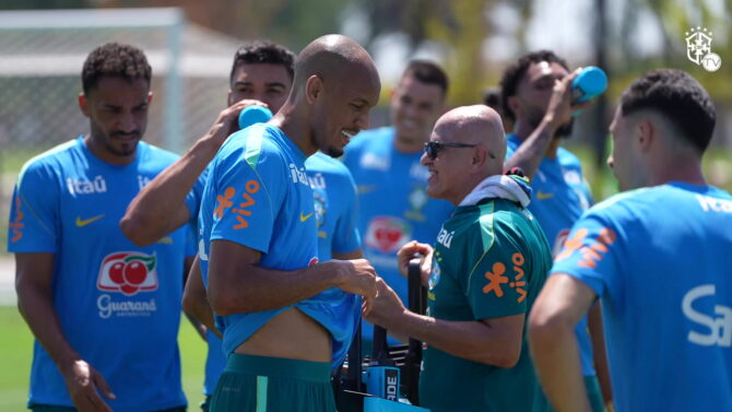 Brasilien bereitet sich auf Achtelfinale vor, Raphinha im Reha-Training