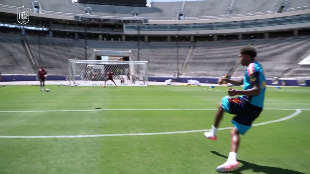 WM 2026 Video: Spanien vor WM-Achtelfinale: Training mit Traumtoren und Paraden