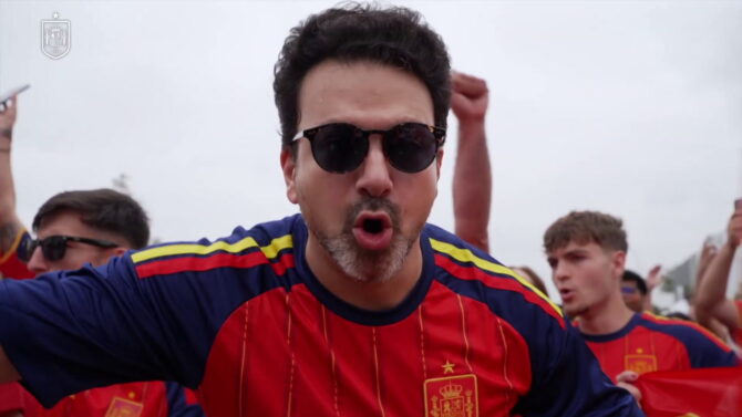 Spaniens Fans feiern in Los Angeles vor dem WM-Achtelfinale