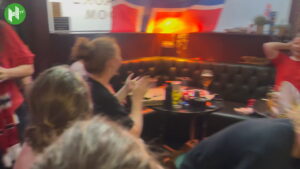 Norwegens Fans fiebern beim WM-Viertelfinale in London mit