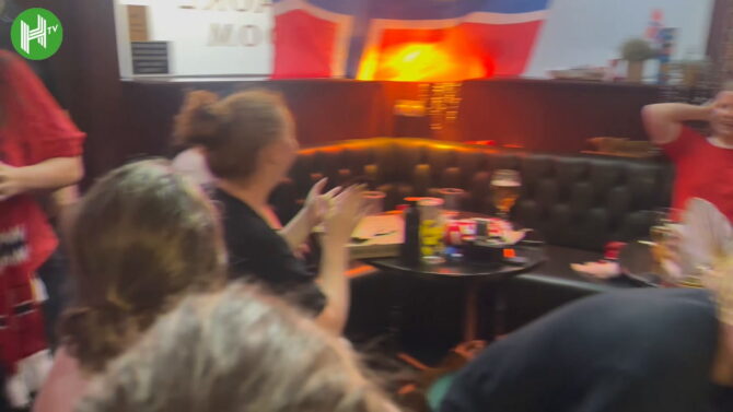 Norwegens Fans fiebern beim WM-Viertelfinale in London mit