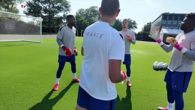 Frankreich bereitet sich auf WM-Achtelfinale gegen Paraguay vor