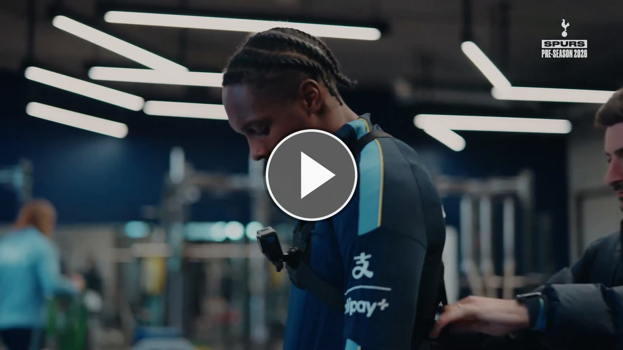 Fußball Videos Bodycam-Einblick: Tel führt durch Spurs-Training in Sydney