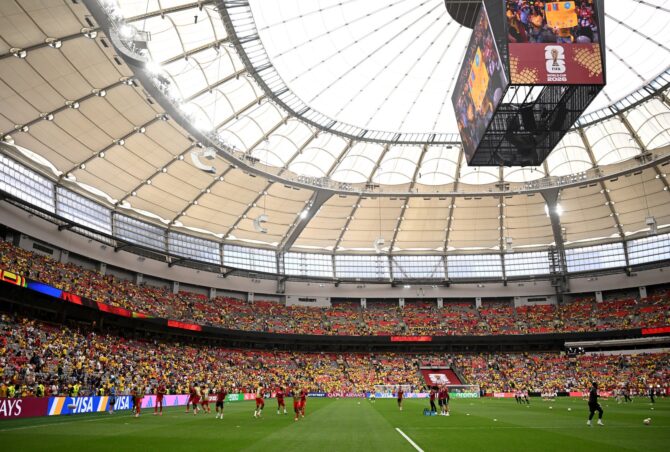 Die Schweizer Spieler wärmen sich vor dem WM-Achtelfinale gegen Kolumbien auf. Aufgenommen am 7. Juli 2026 im BC Place in Vancouver. (David Ramos / Getty Images North America via Getty Images)
