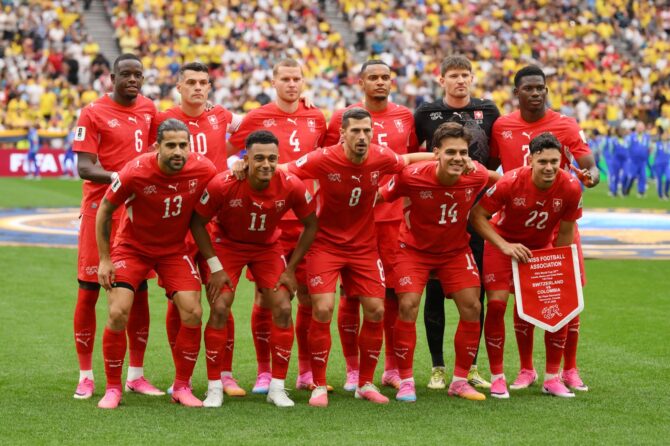 Die Startelf der Schweiz stellt sich vor dem Achtelfinale der WM 2026 gegen Kolumbien am 7. Juli 2026 im BC Place in Vancouver zum Mannschaftsfoto auf. (David Ramos / Getty Images North America via Getty Images)