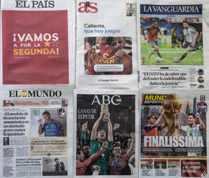 Die Titelseiten der spanischen Tageszeitungen am Morgen des WM-Finales 2026 gegen Argentinien am 19. Juli 2026 in Madrid. Ganz Spanien fiebert dem Endspiel im MetLife Stadium entgegen. (Chris McGrath / Getty Images Europe via Getty Images)