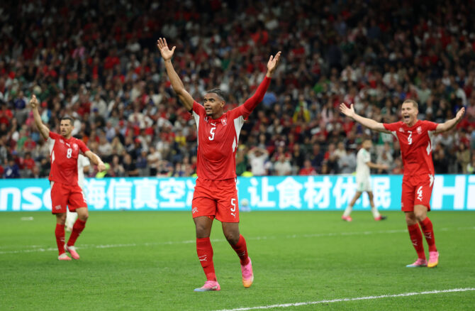 Manuel Akanji aus der Schweiz reagiert während des Spiels der Runde der letzten 32 der FIFA-Weltmeisterschaft 2026 zwischen der Schweiz und Algerien