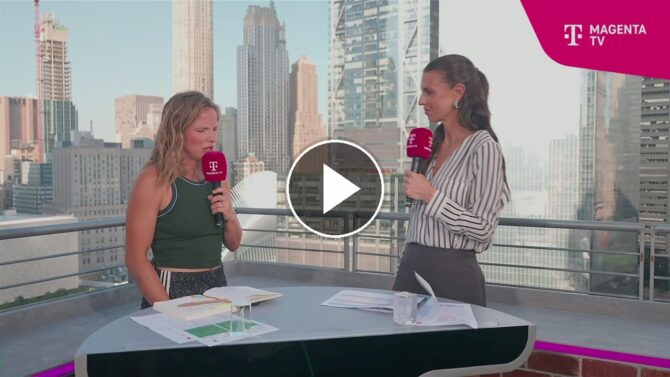 Tabea Kemme im MagentaTV-Studio schwärmt von Luka Modric.